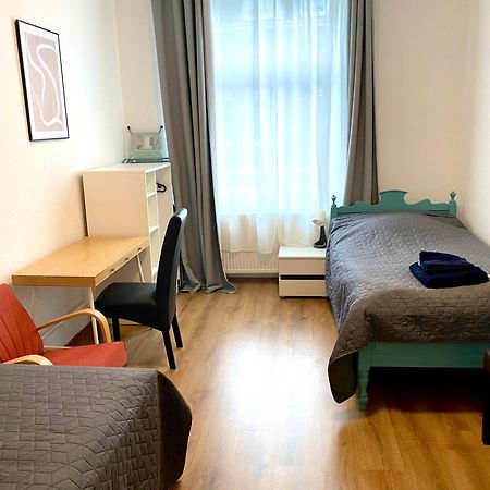 דיסבורג 2 Rooms, Free Parking, 25 Min To Duesseldorf, 150 Mbps Wlan מראה חיצוני תמונה
