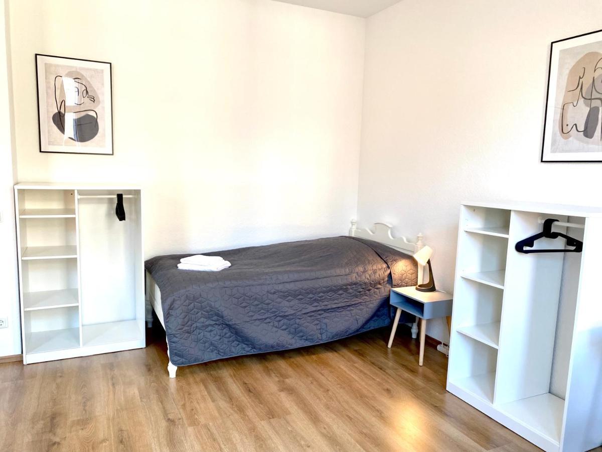 דיסבורג 2 Rooms, Free Parking, 25 Min To Duesseldorf, 150 Mbps Wlan מראה חיצוני תמונה