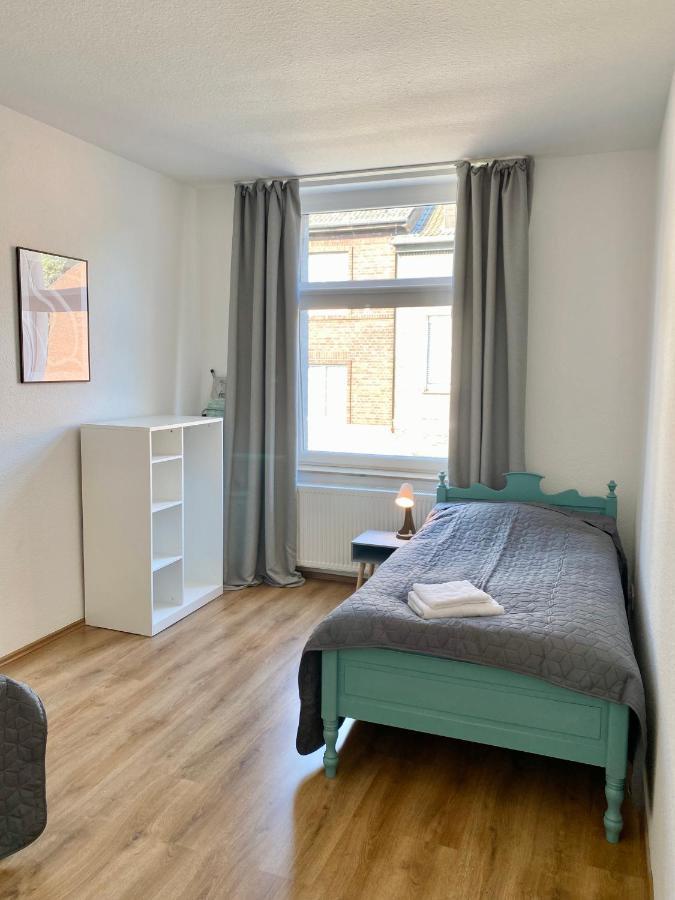 דיסבורג 2 Rooms, Free Parking, 25 Min To Duesseldorf, 150 Mbps Wlan מראה חיצוני תמונה