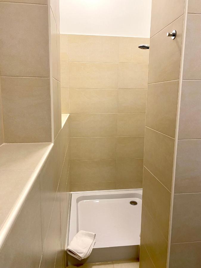 דיסבורג 2 Rooms, Free Parking, 25 Min To Duesseldorf, 150 Mbps Wlan מראה חיצוני תמונה