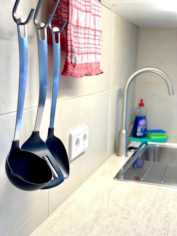 דיסבורג 2 Rooms, Free Parking, 25 Min To Duesseldorf, 150 Mbps Wlan מראה חיצוני תמונה